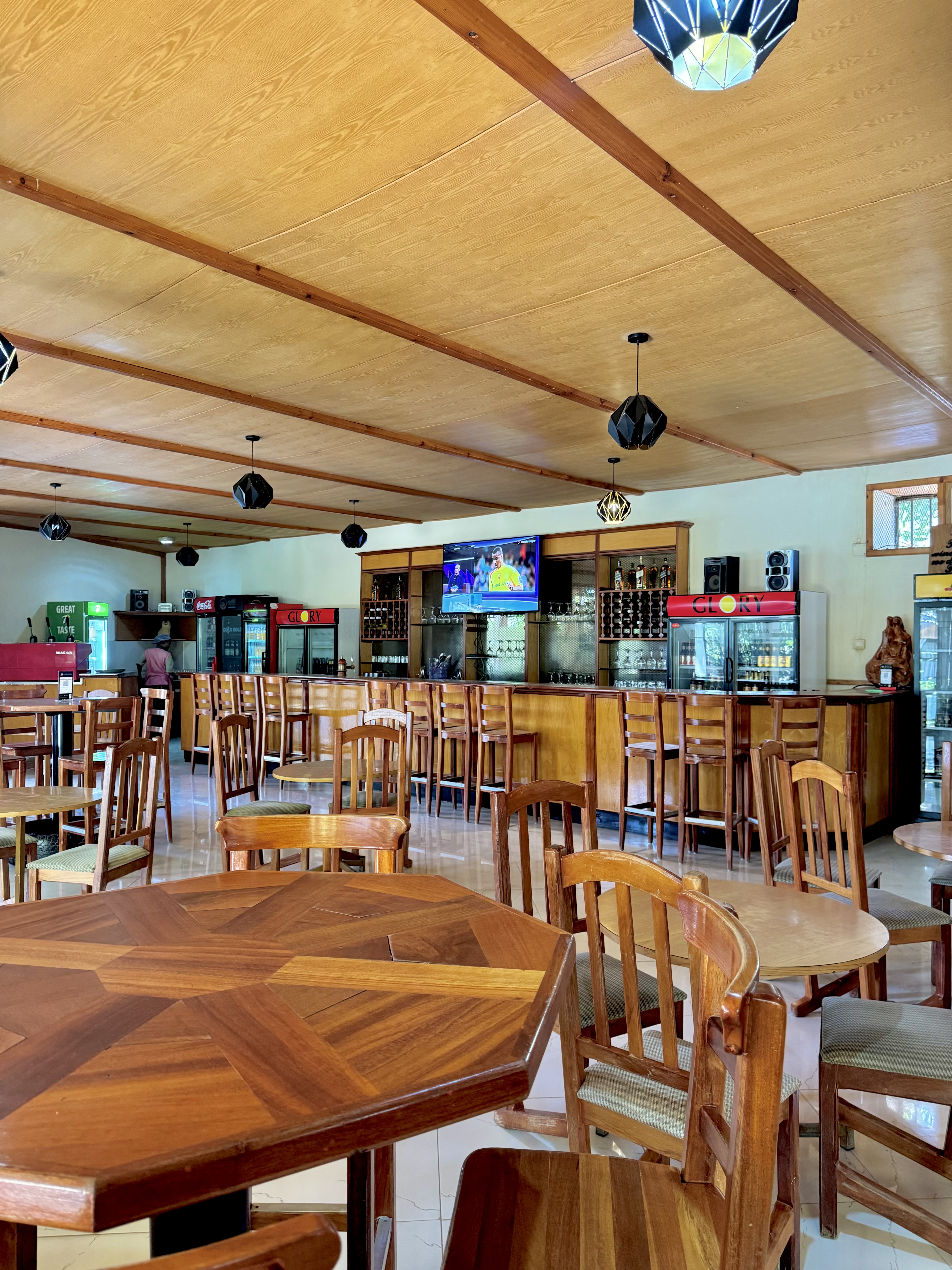 Restaurant and bar dining area with comfortable seating