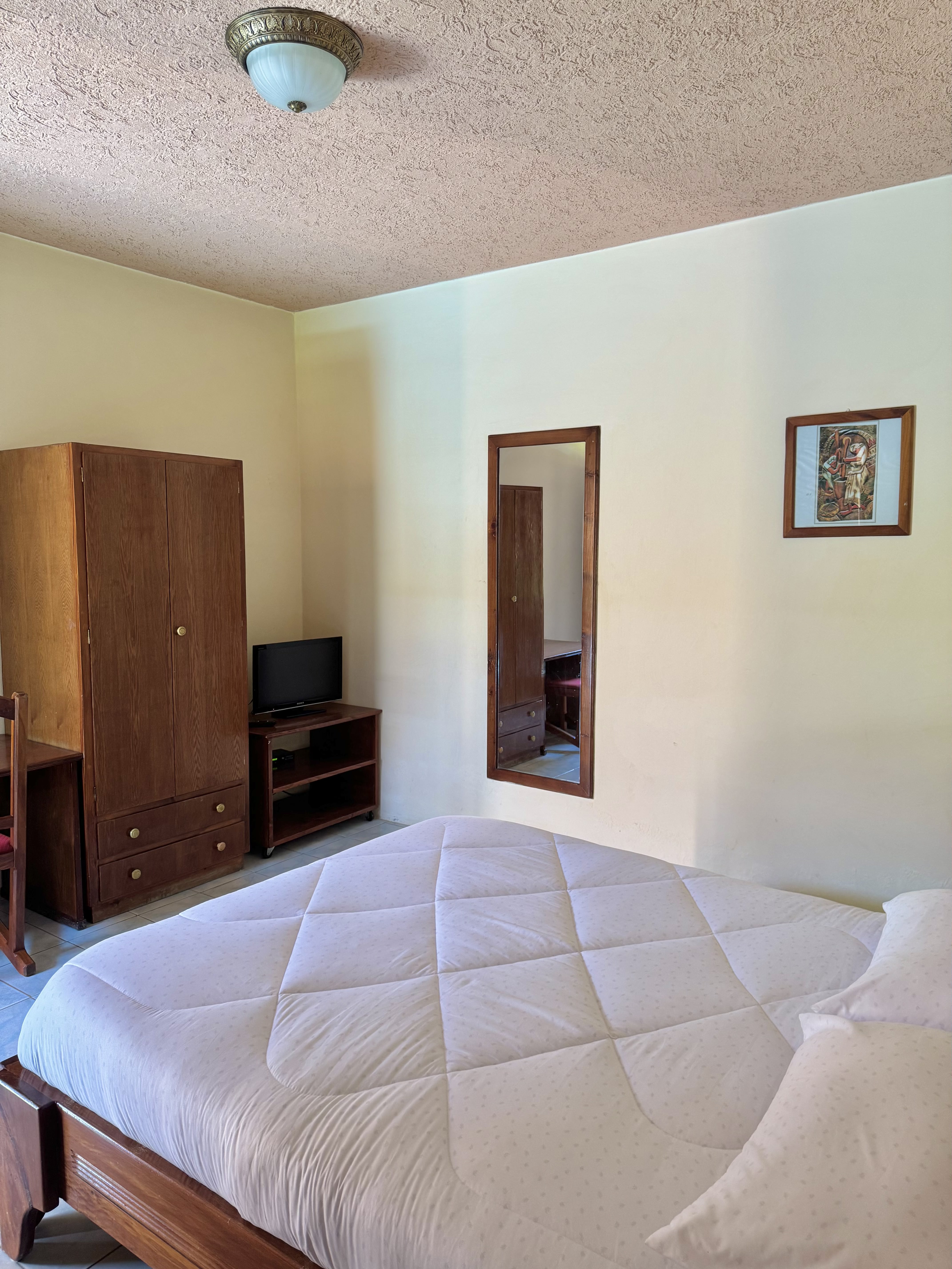 Single Room Interior Photo